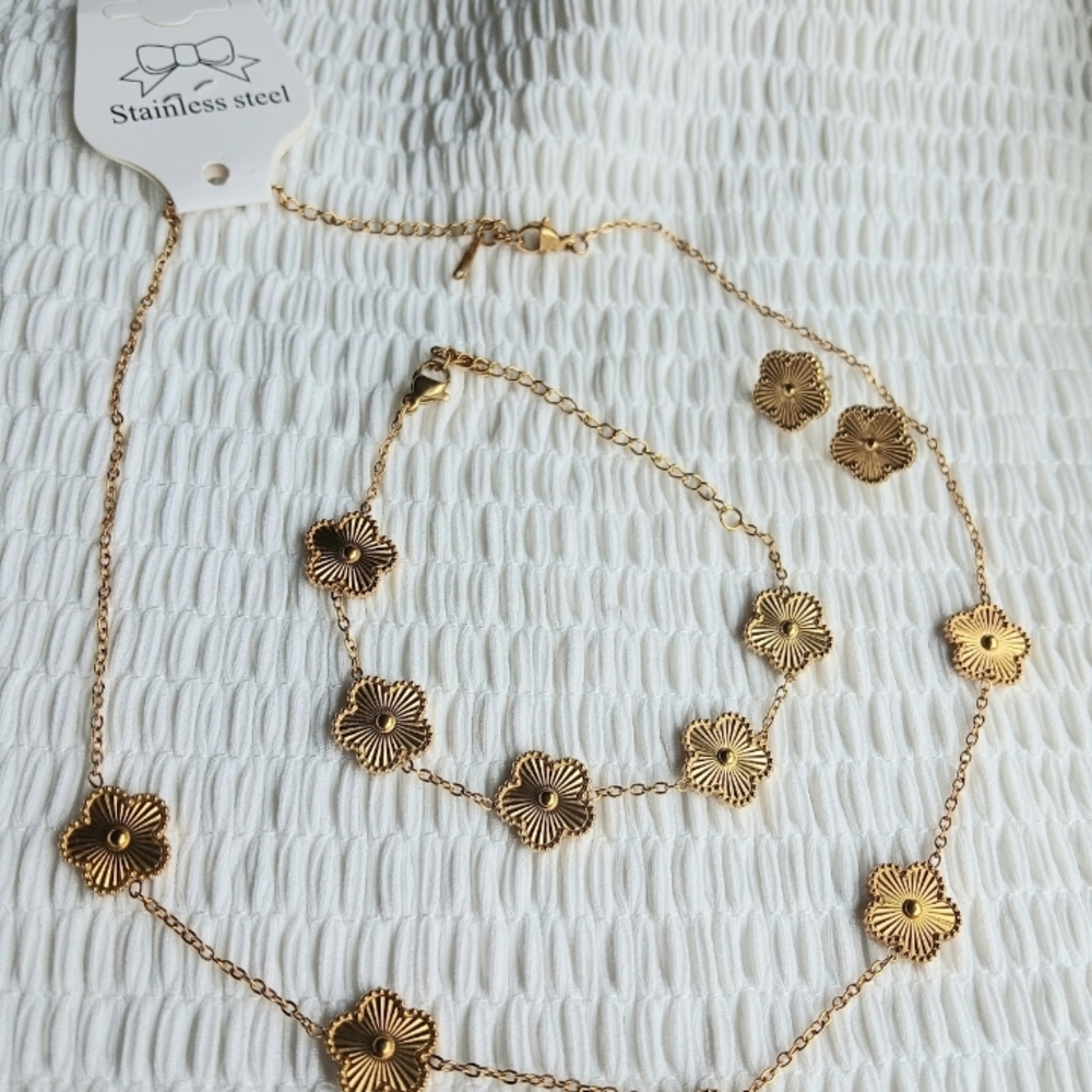 Gold Floral Necklace and Earring Set